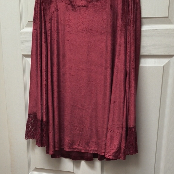 Elegant Burgundy Blouse with Colorful - Picture 6 of 8